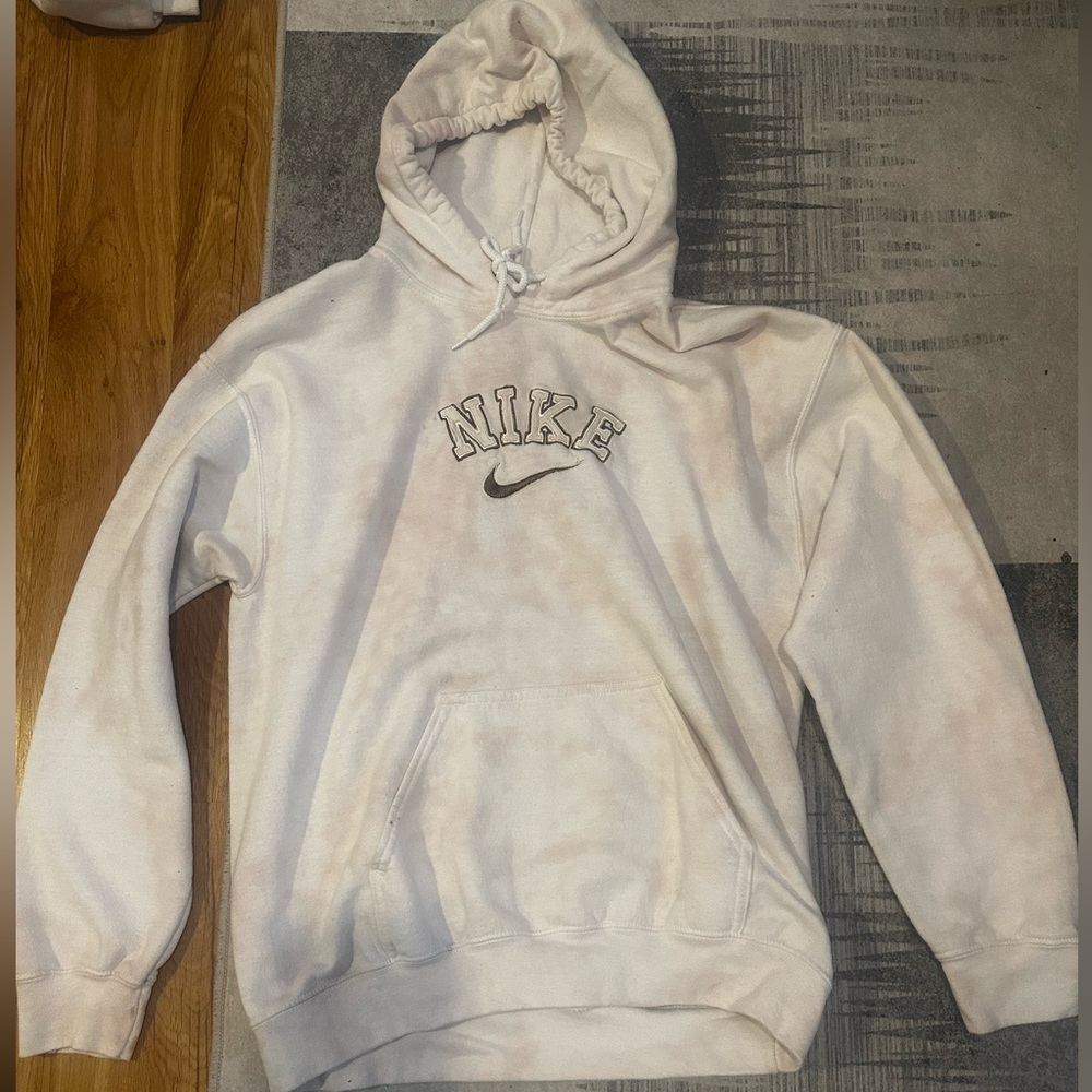 Customized nike hoodie. size M